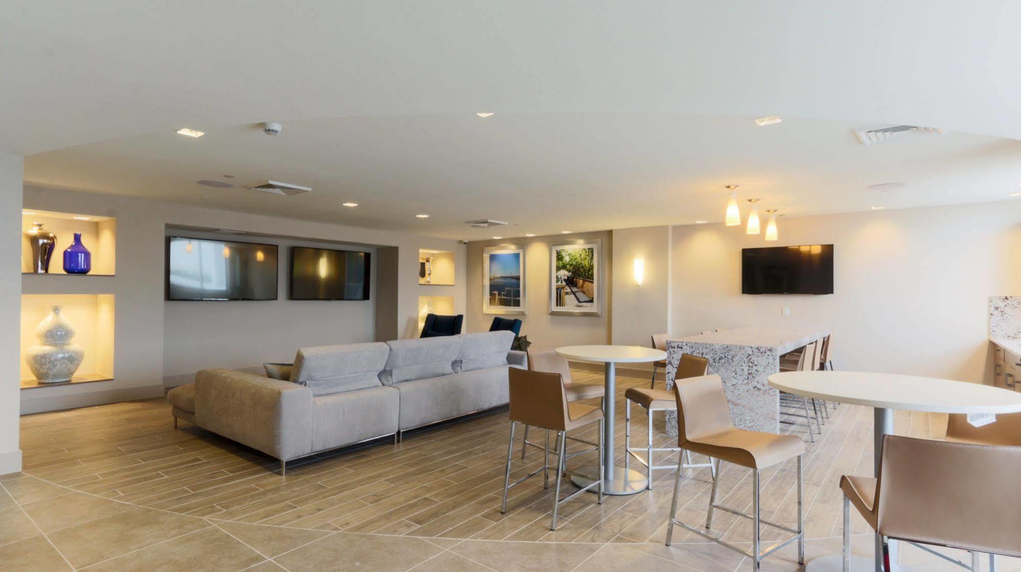 Pelicanstay In Coconut Grove Miami Coral Gables Exterior photo